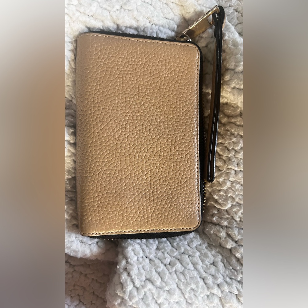 Marc Jacobs Black and Cream Textured Leather